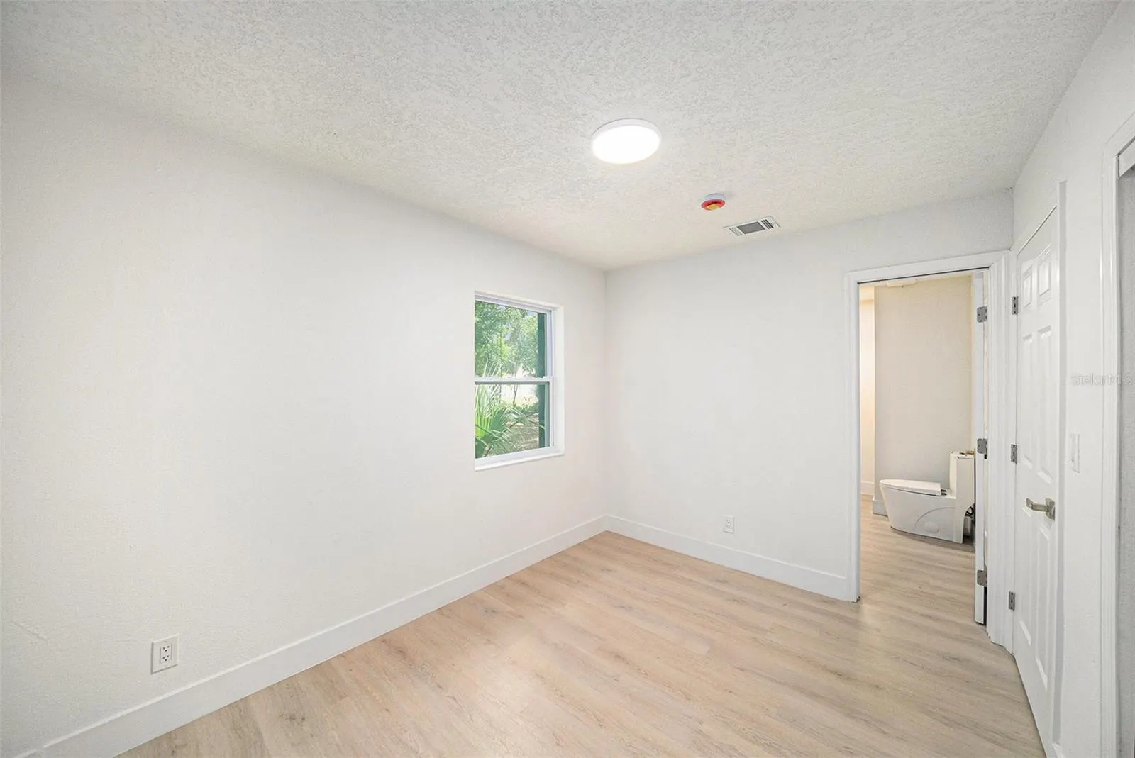 3812 W ROGERS AVE
