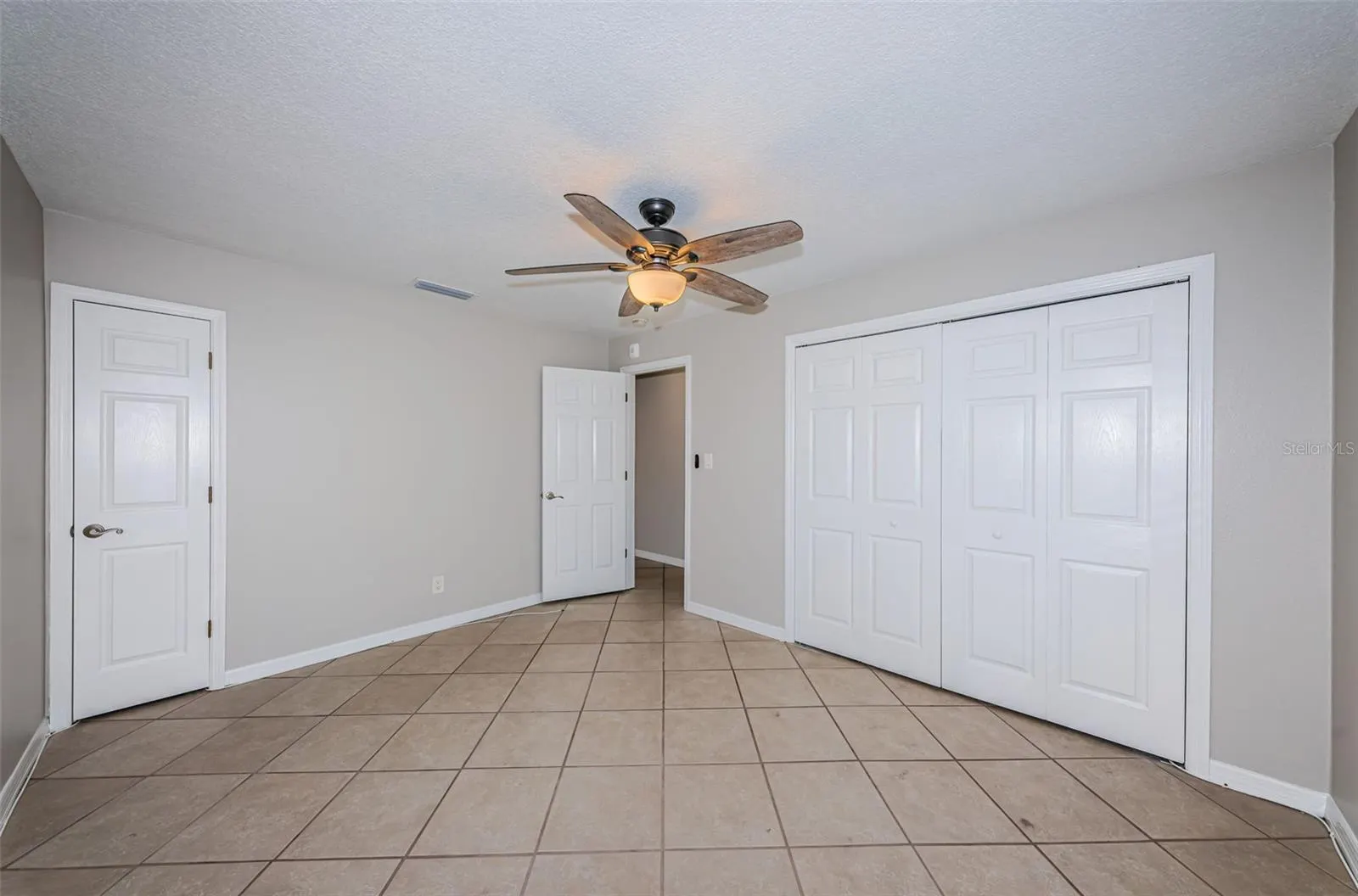 5196 BEACH DR SE #B, #B