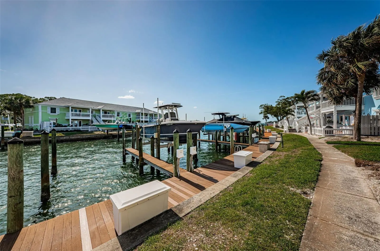 5196 BEACH DR SE #B, #B
