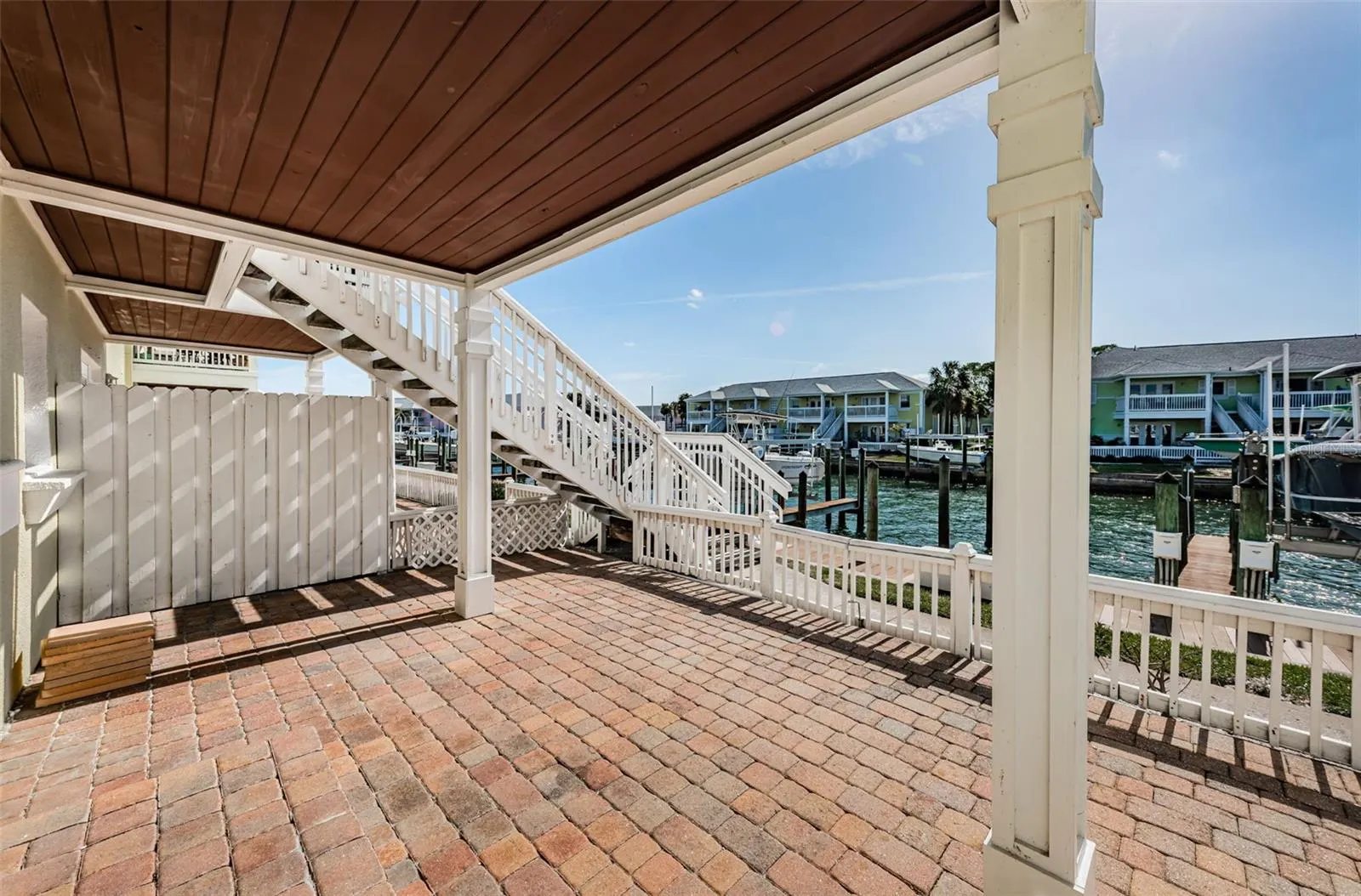 5196 BEACH DR SE #B, #B