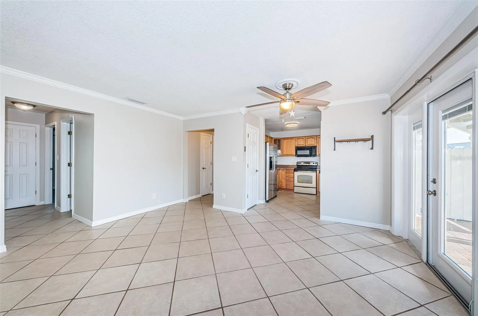 5196 BEACH DR SE #B, #B