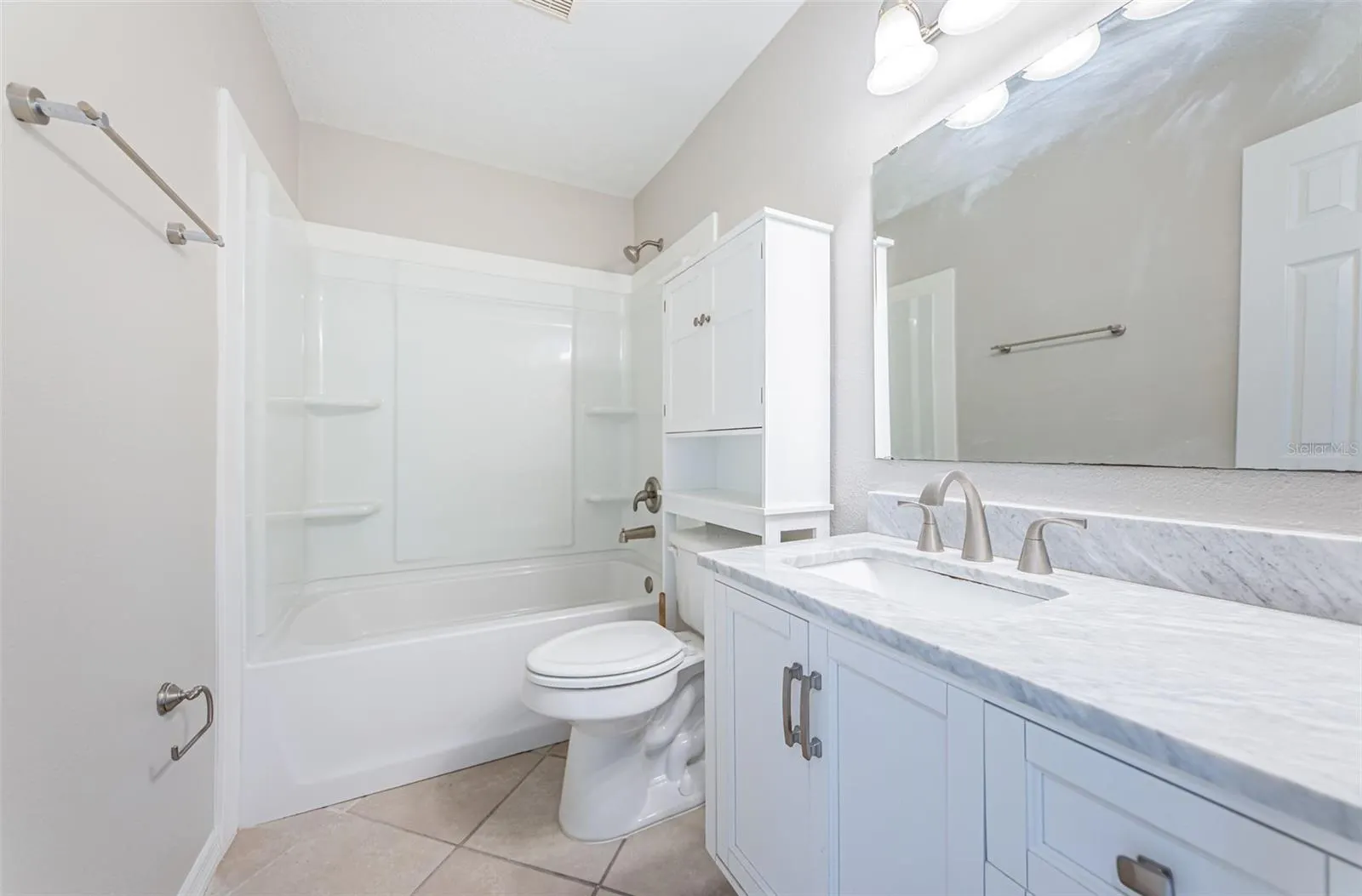 5196 BEACH DR SE #B, #B