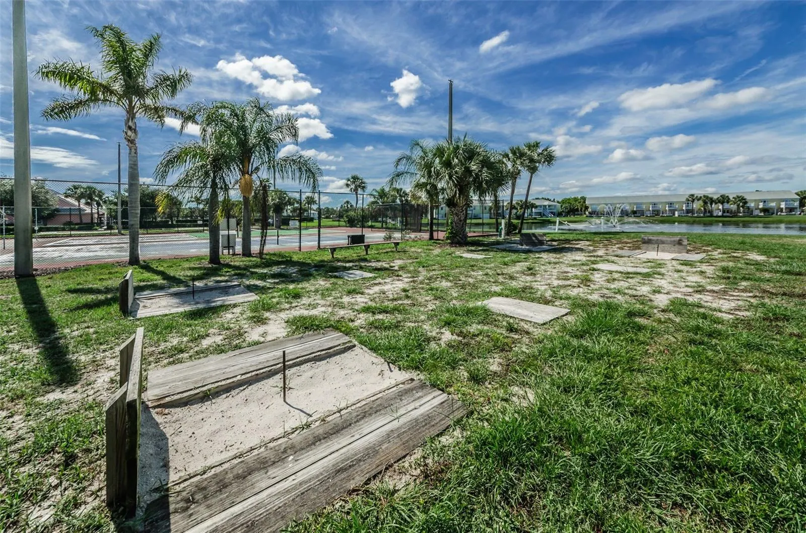 5196 BEACH DR SE #B, #B