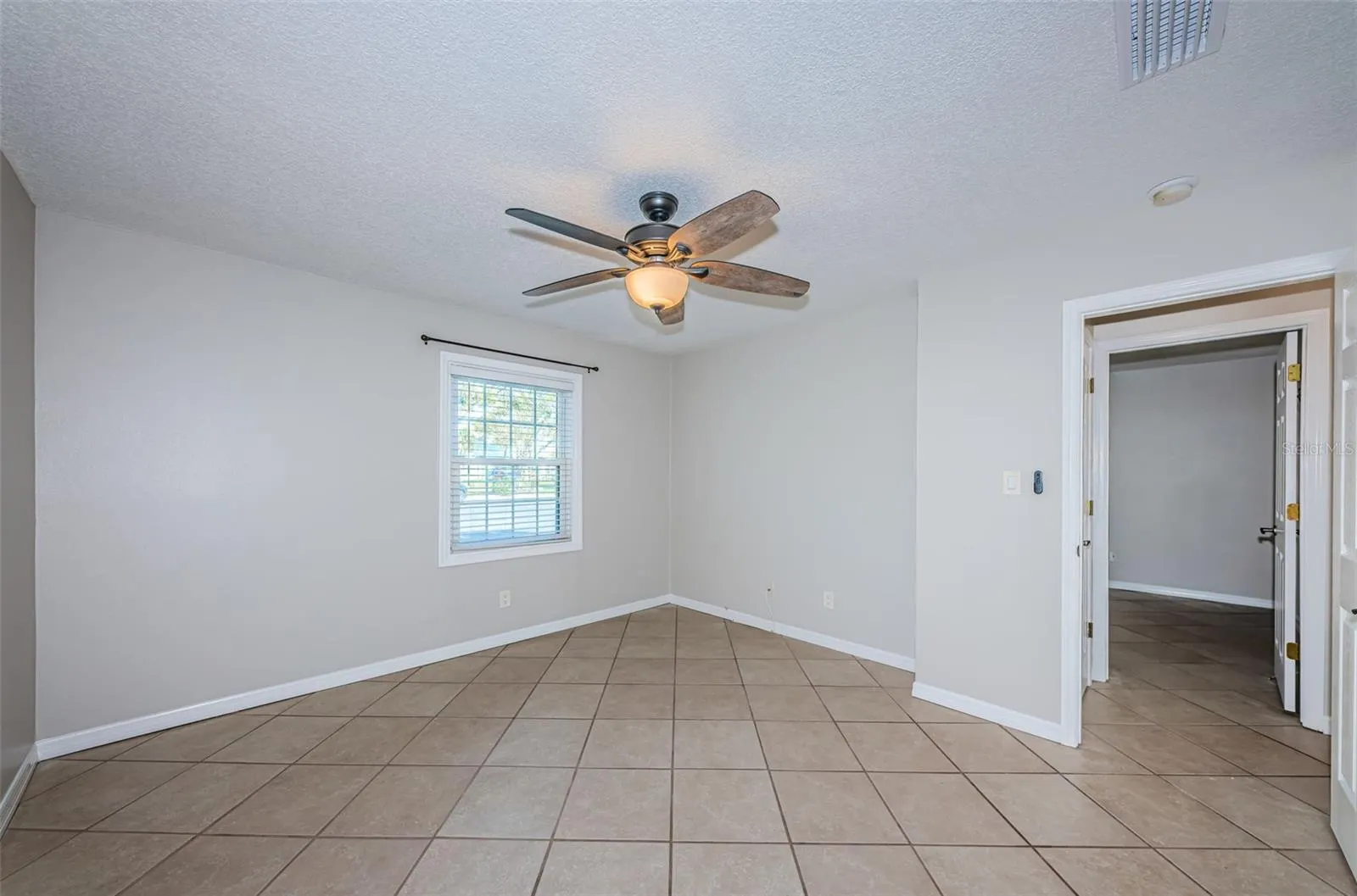 5196 BEACH DR SE #B, #B