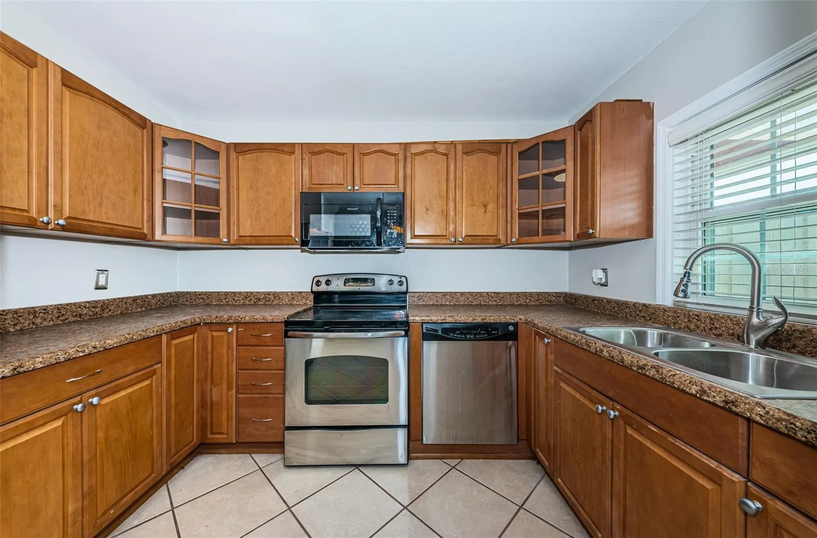 5196 BEACH DR SE #B, #B