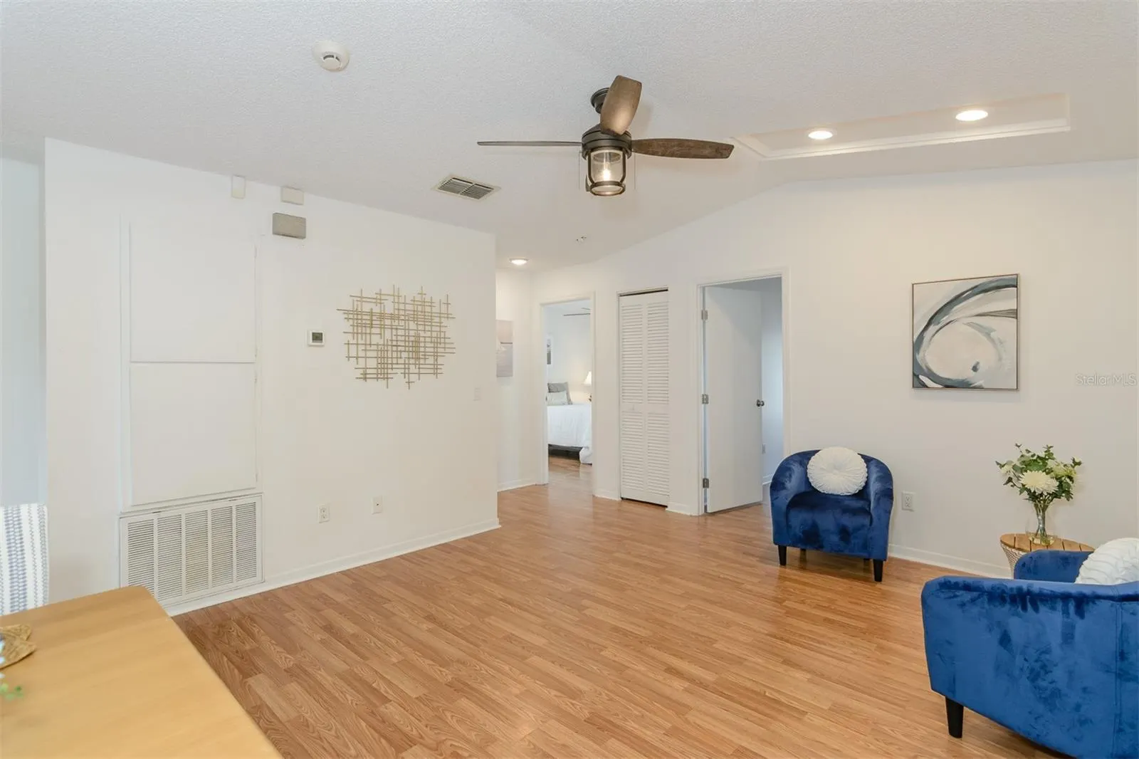 1724 W LAGOON CIR