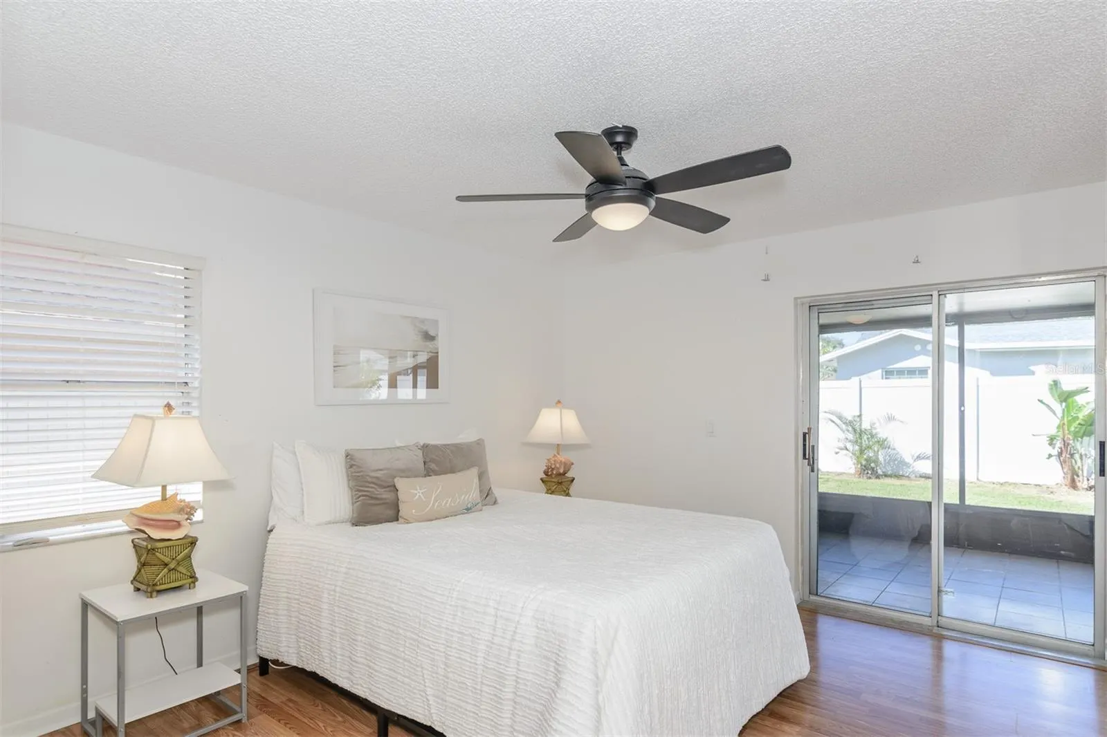 1724 W LAGOON CIR