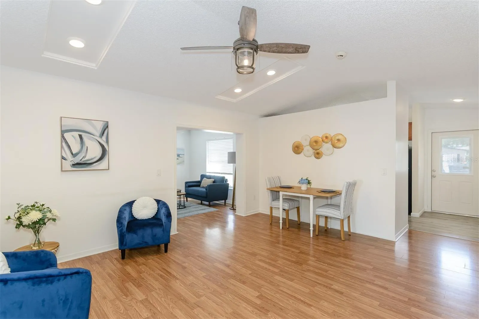 1724 W LAGOON CIR
