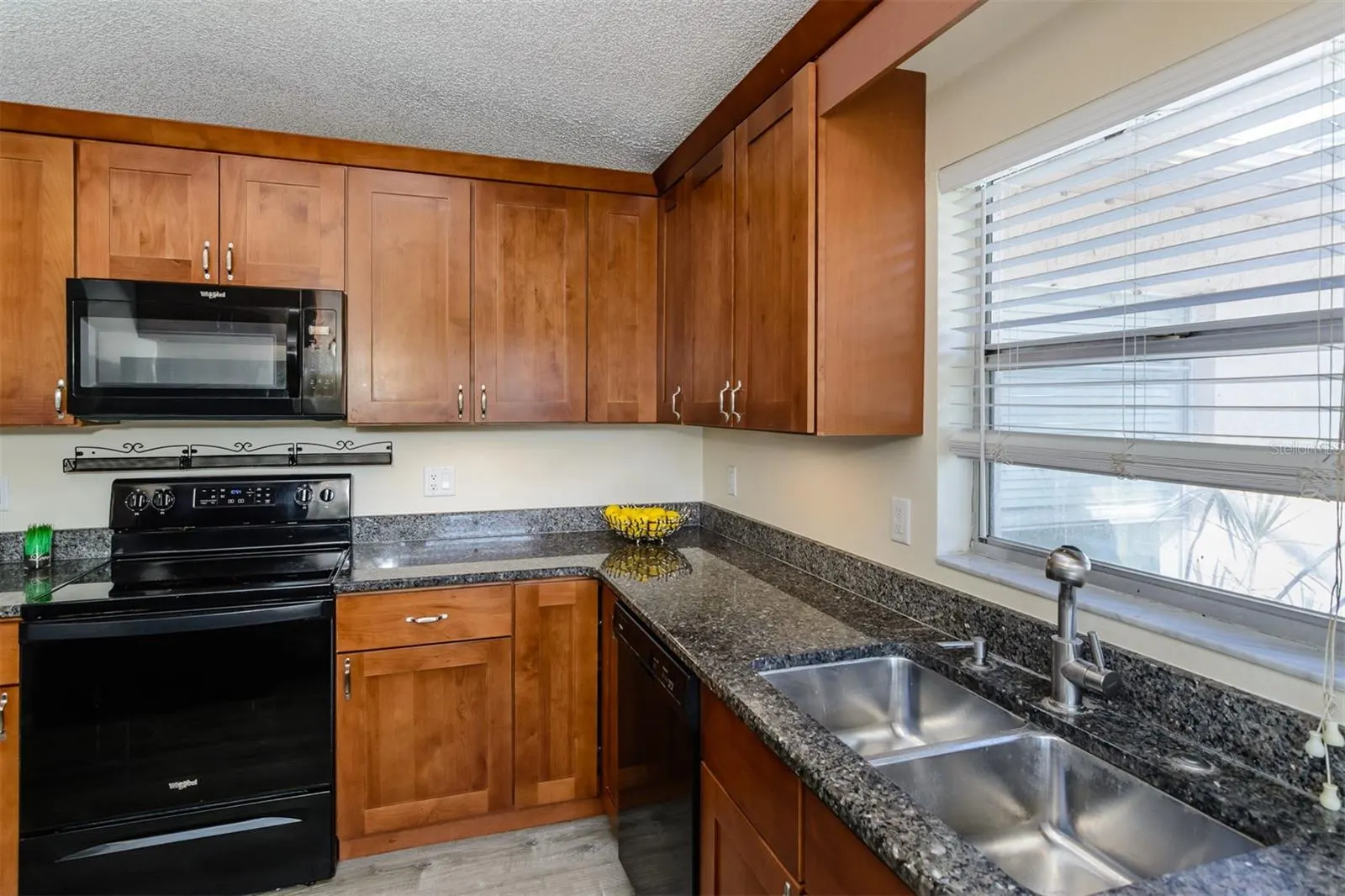 1724 W LAGOON CIR