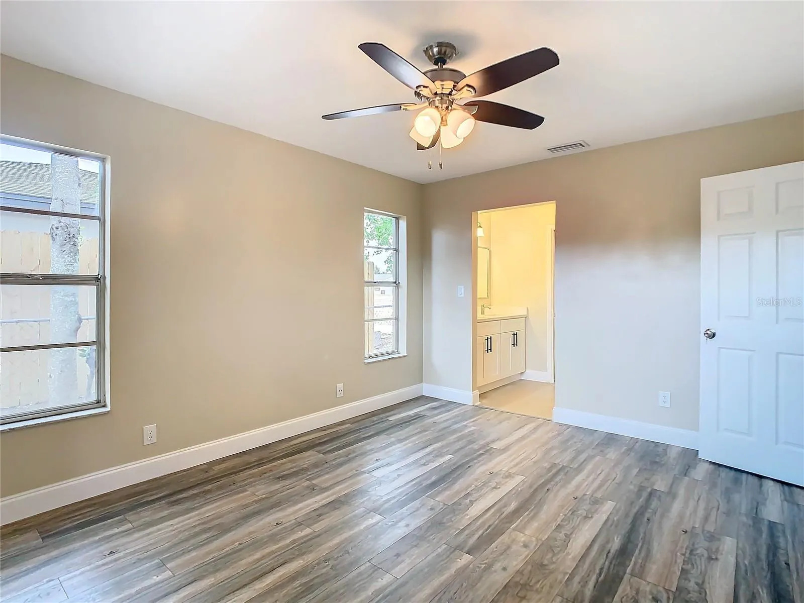1612 FOX RUN DR