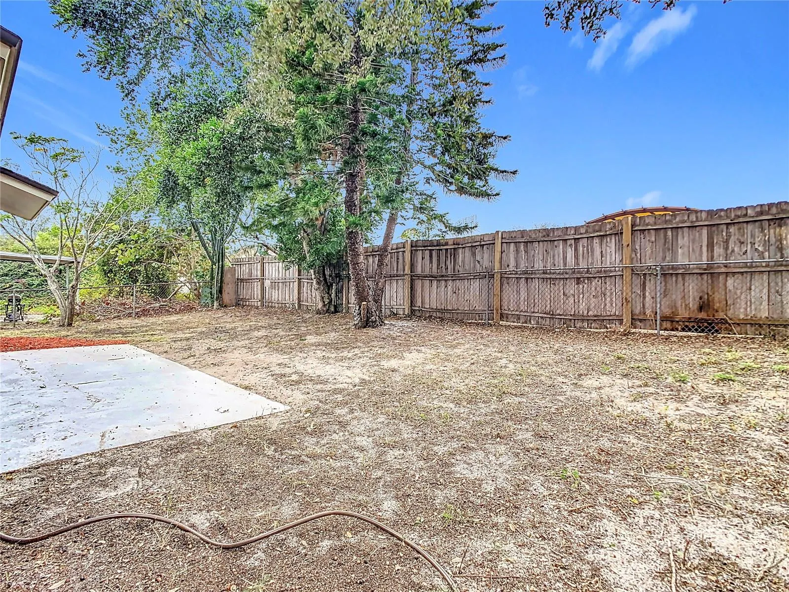 1612 FOX RUN DR