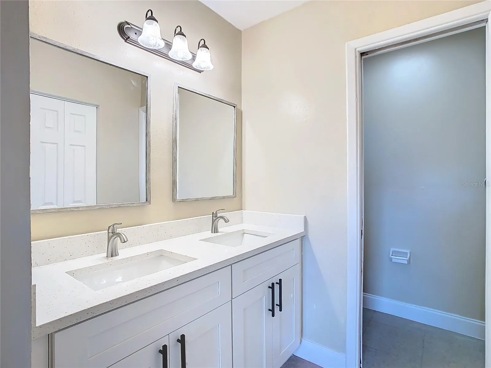 1612 FOX RUN DR