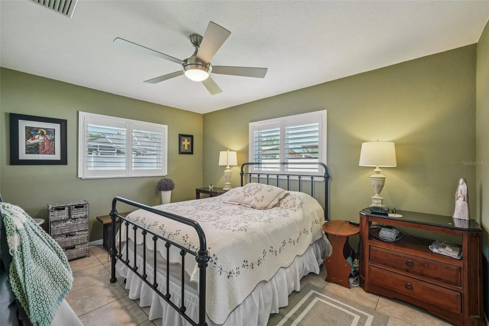 1586 ROSERY RD NE