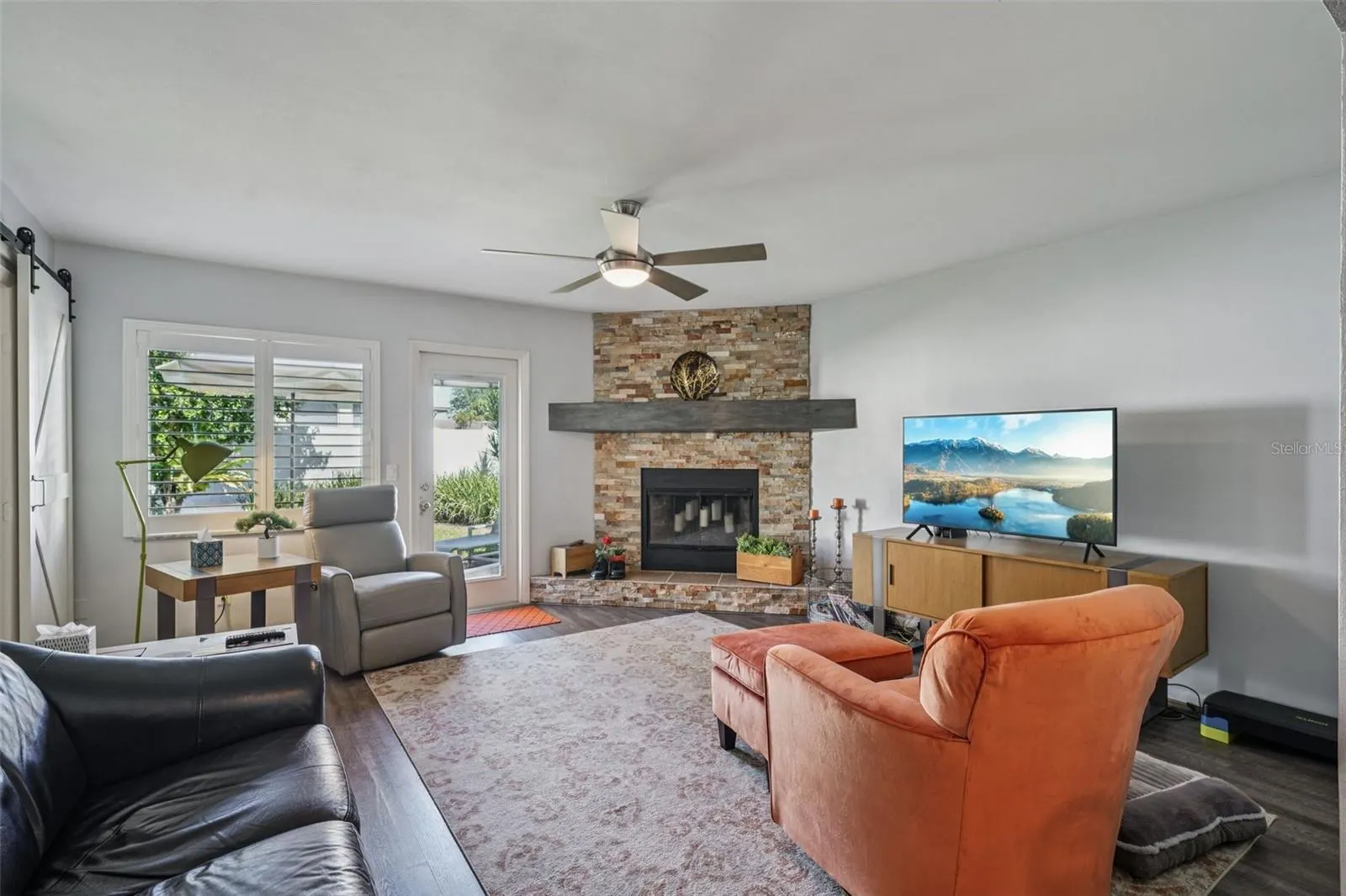 1586 ROSERY RD NE