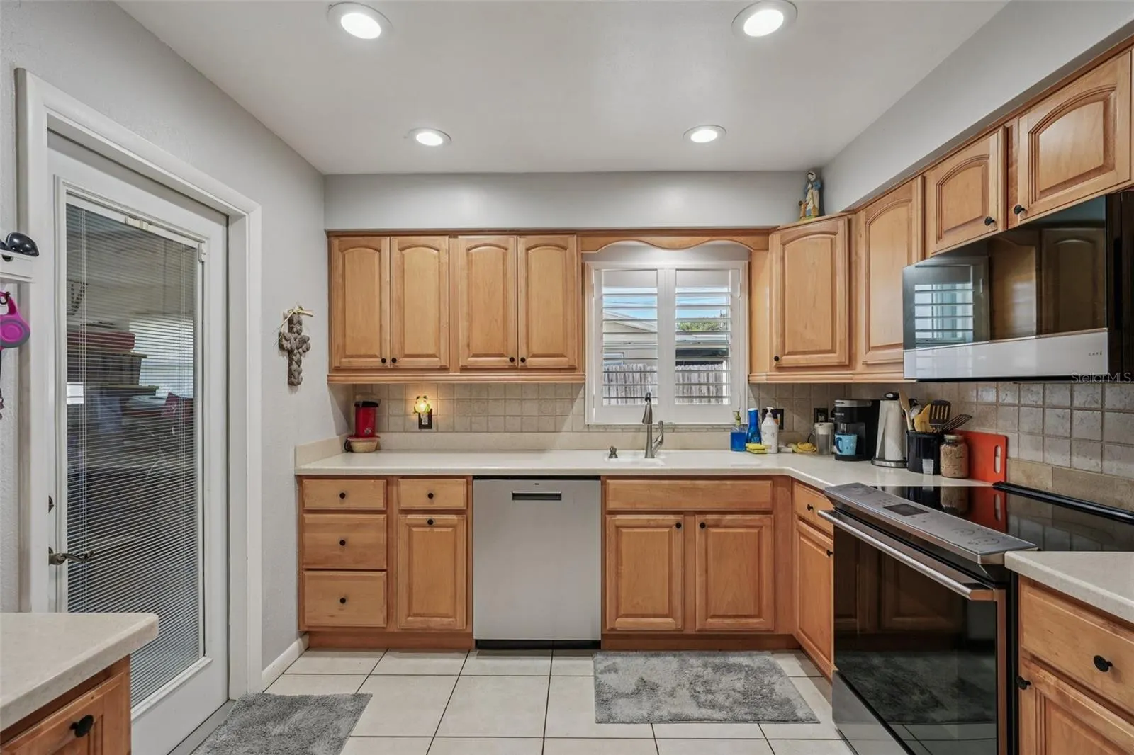 1586 ROSERY RD NE