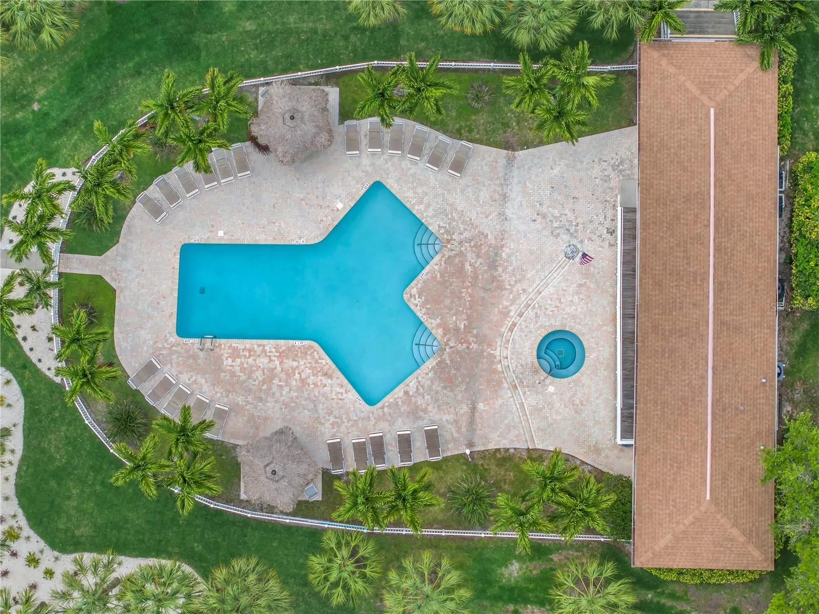 367 MADEIRA CIR