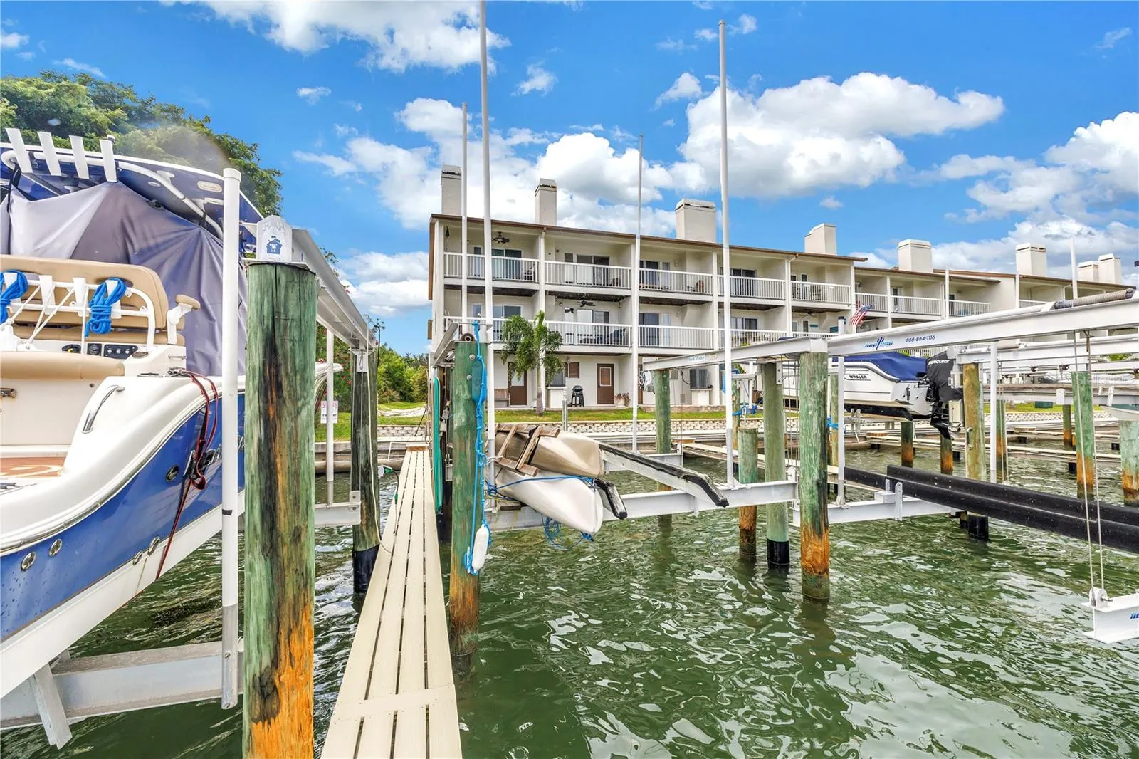 367 MADEIRA CIR