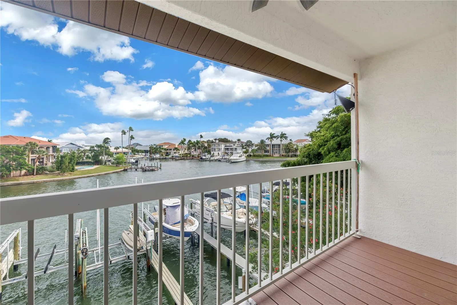 367 MADEIRA CIR
