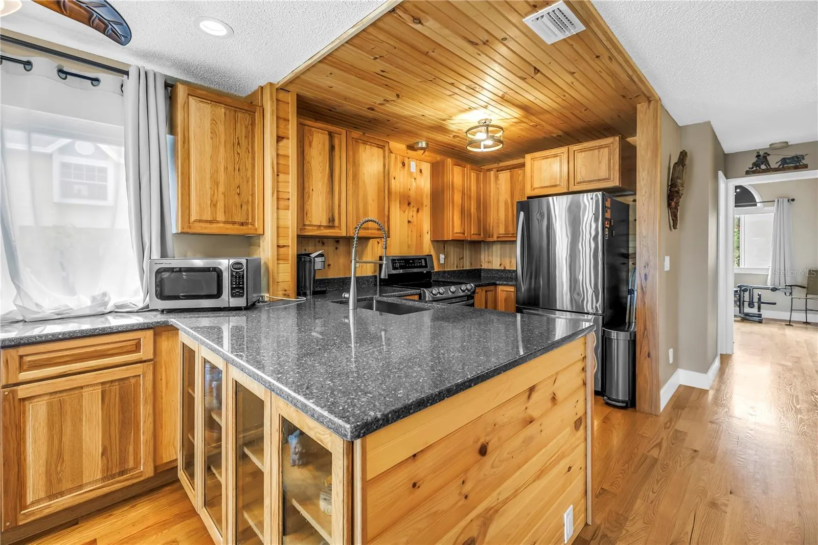 367 MADEIRA CIR