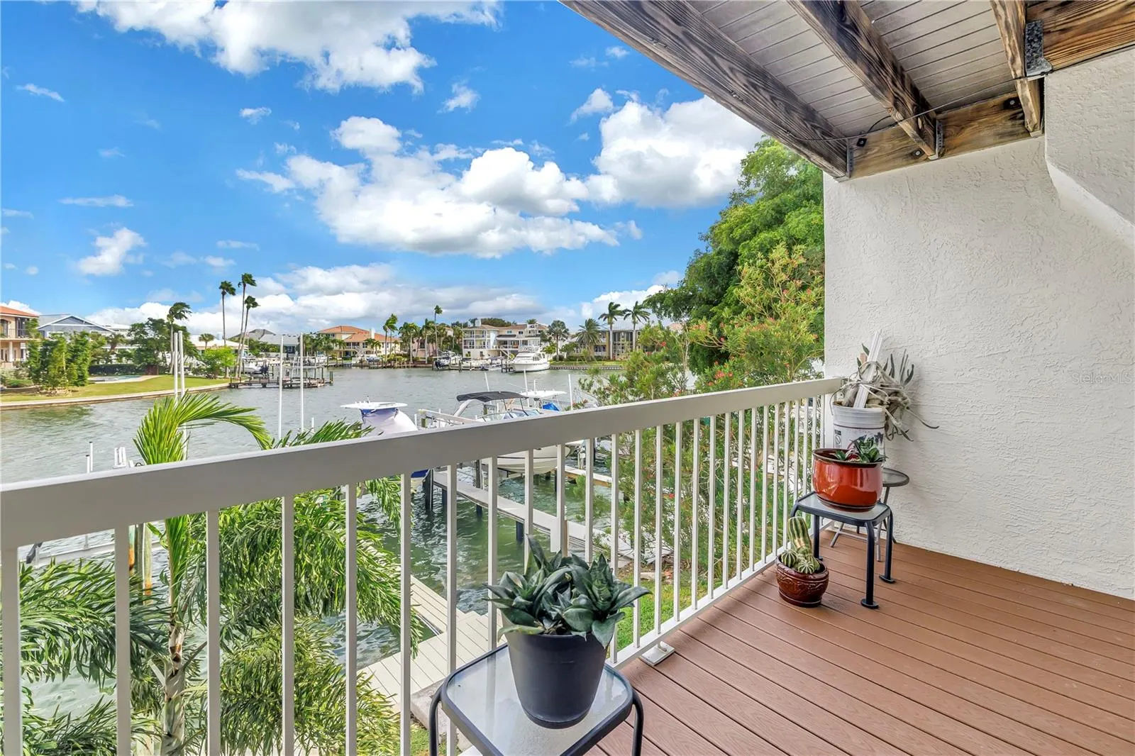 367 MADEIRA CIR