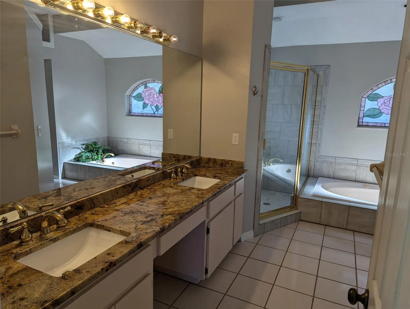 8625 CENTRE CT