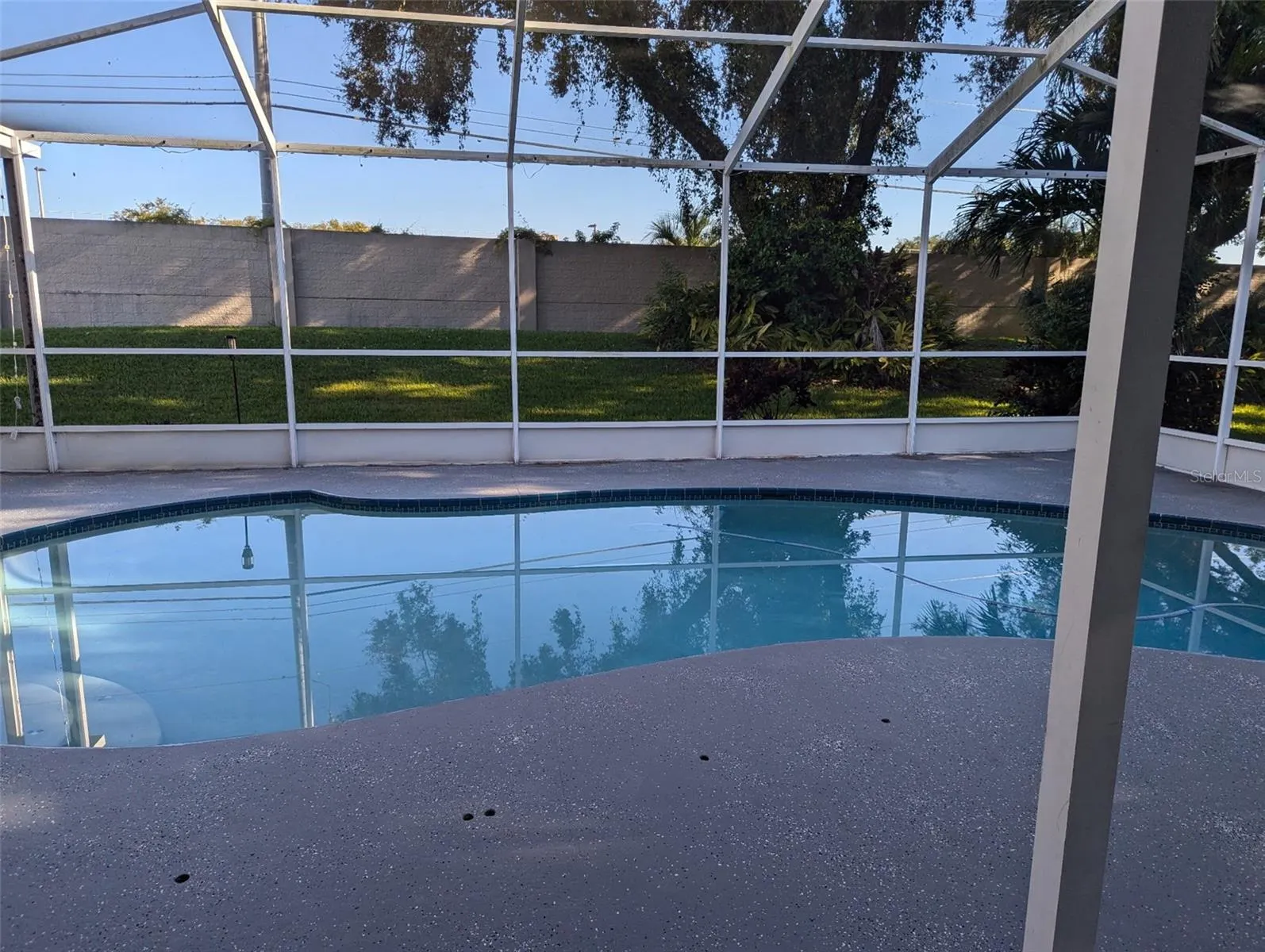 8625 CENTRE CT