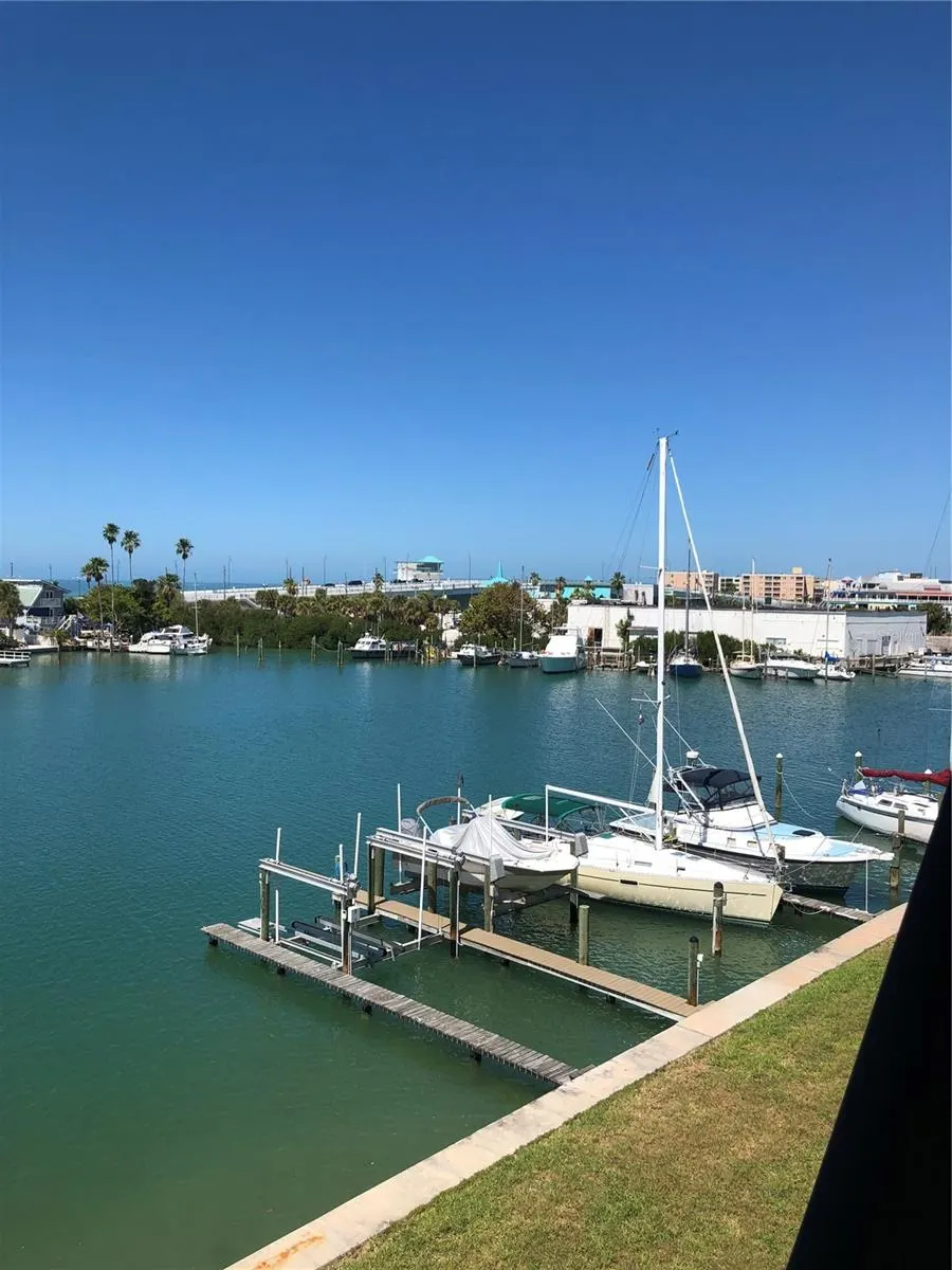 12500 CAPRI CIR N #401, #401