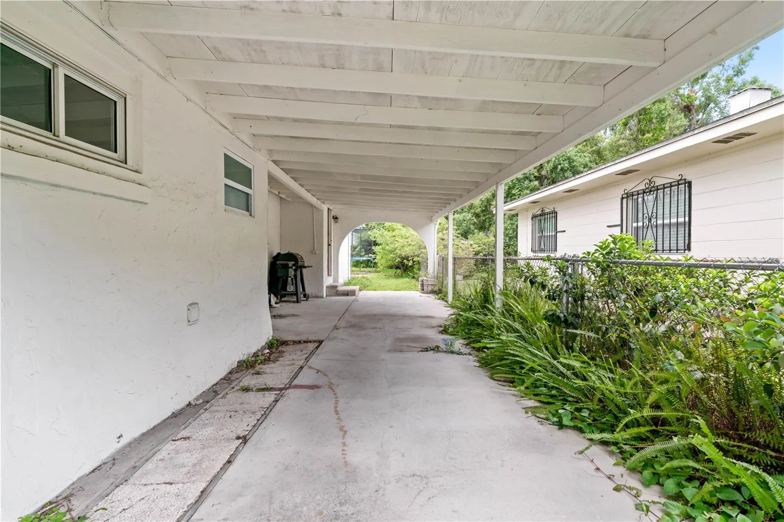 1112 W KIRBY ST