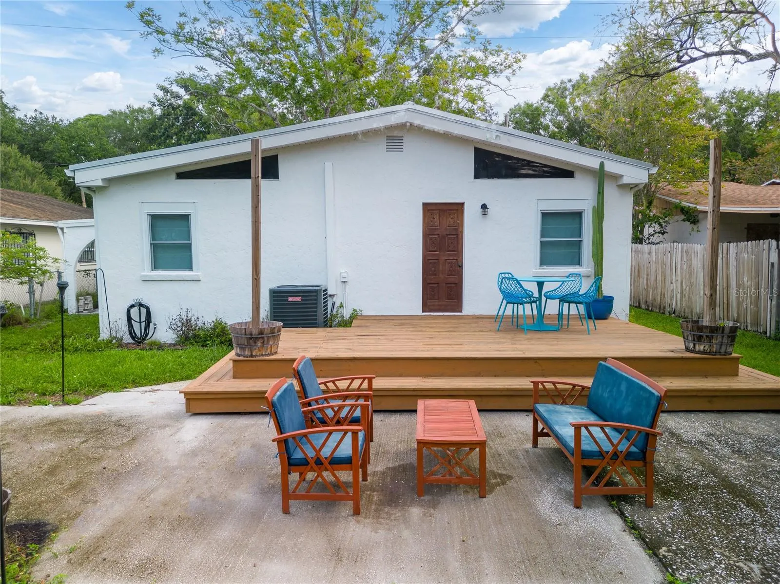 1112 W KIRBY ST