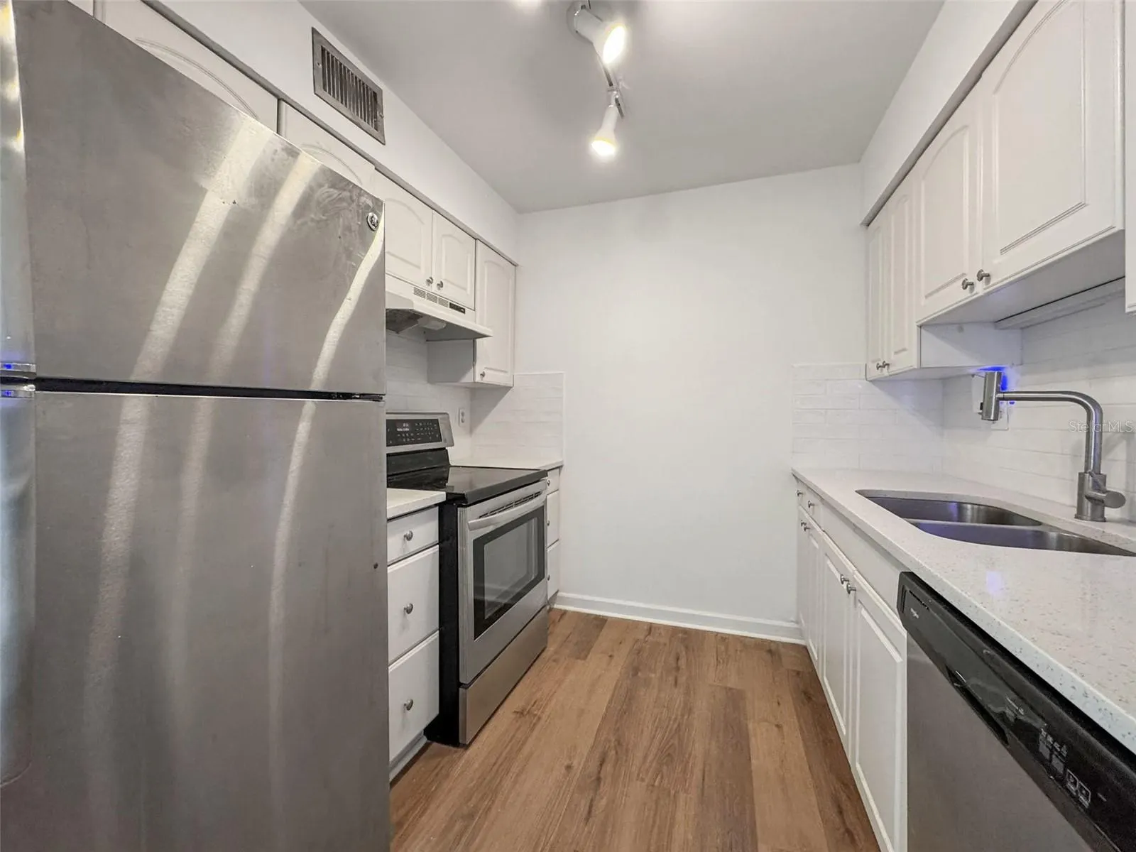1860 MASSACHUSETTS AVE NE #223, #223
