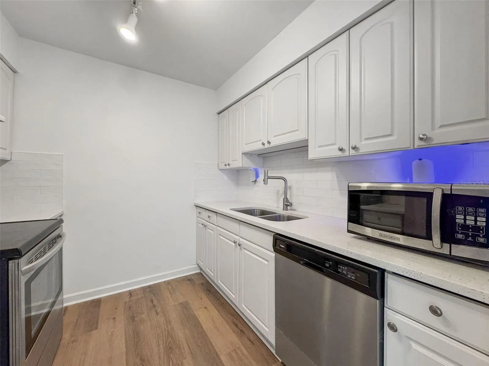 1860 MASSACHUSETTS AVE NE #223, #223