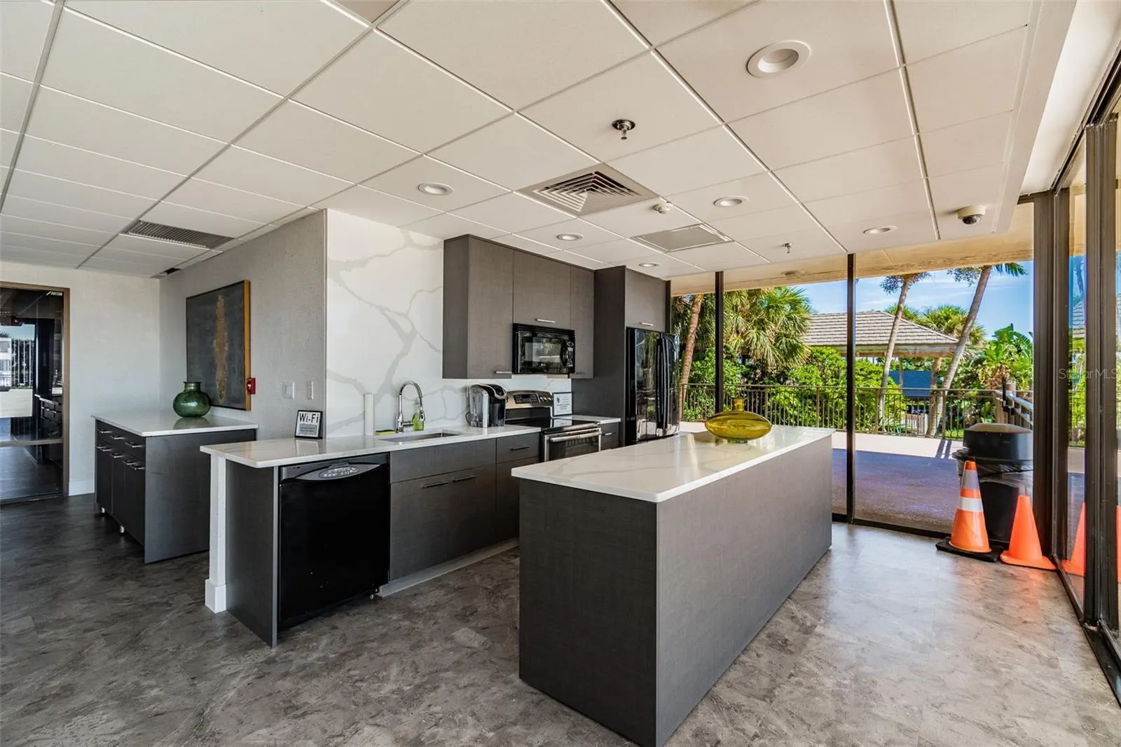 7600 BAYSHORE DR #307, #307