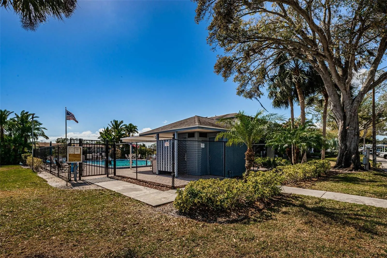 146 CYPRESS LN