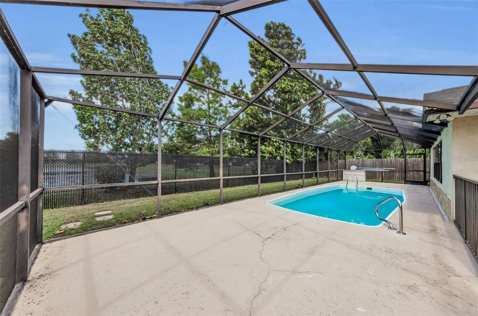 8329 BROKEN WILLOW LN