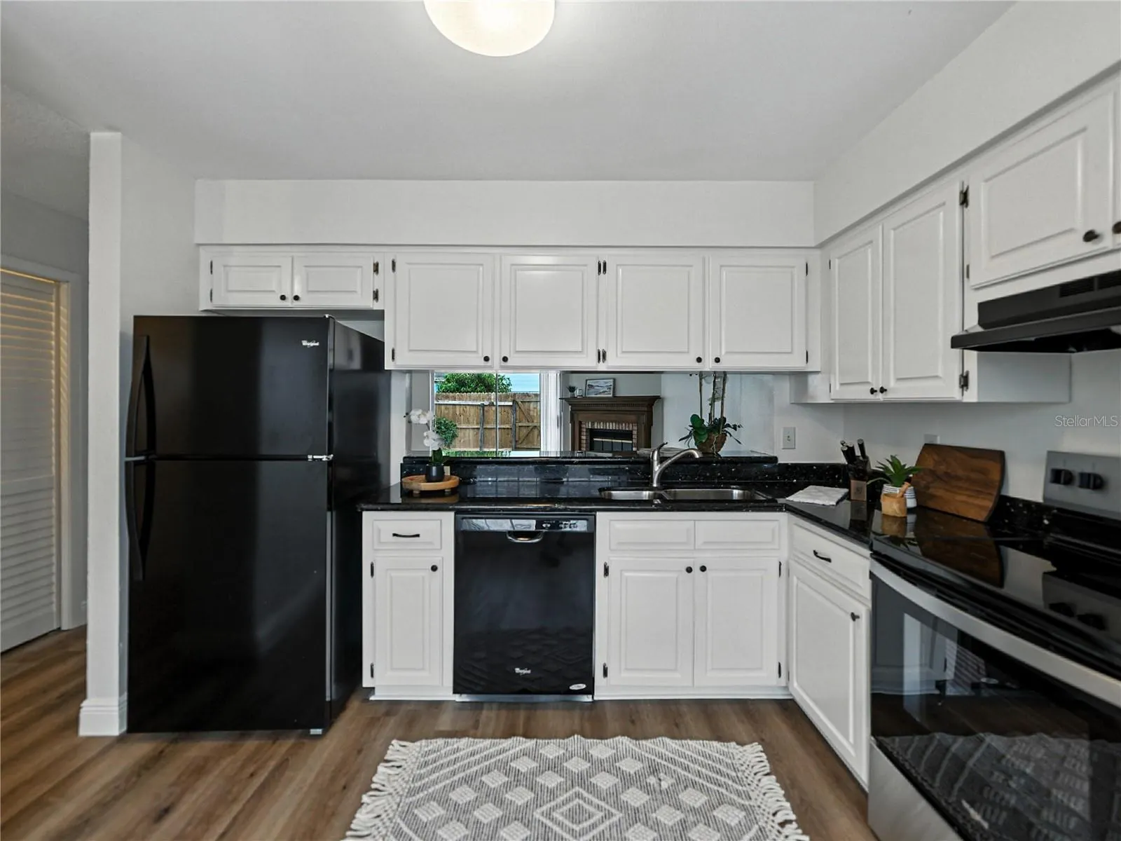 1816 MILL RUN CIR