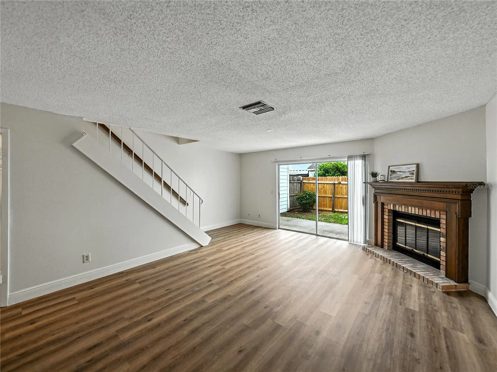 1816 MILL RUN CIR