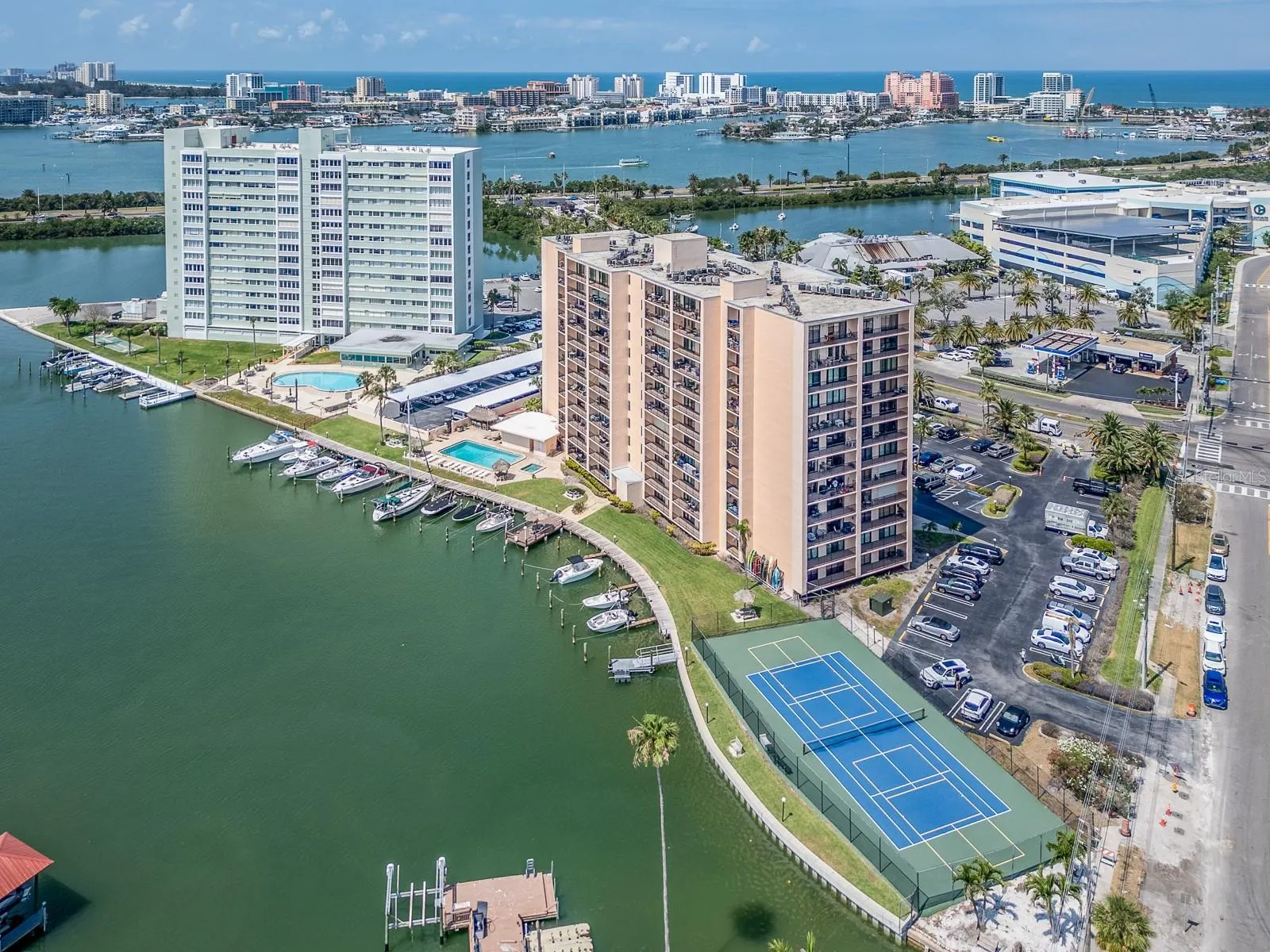 51 ISLAND WAY #800, #800