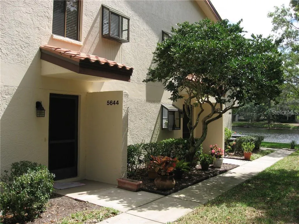 5644 GARDENS DR #102, #102