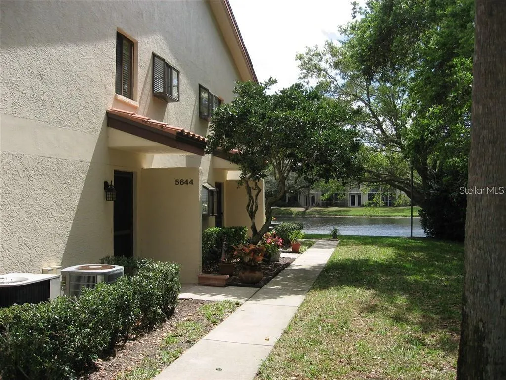5644 GARDENS DR #102, #102