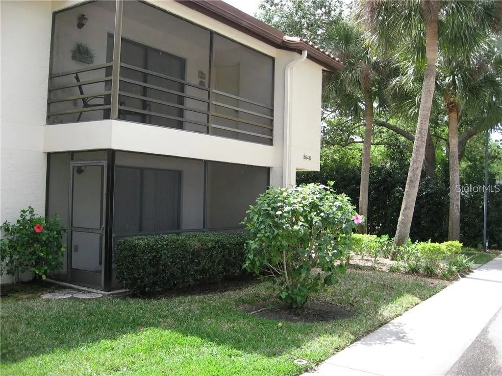 5644 GARDENS DR #102, #102
