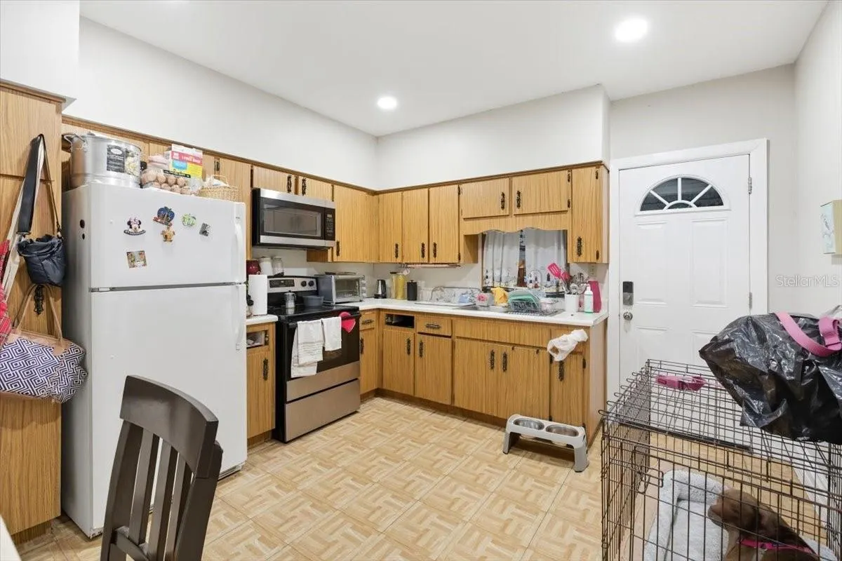 2511 W ABDELLA ST
