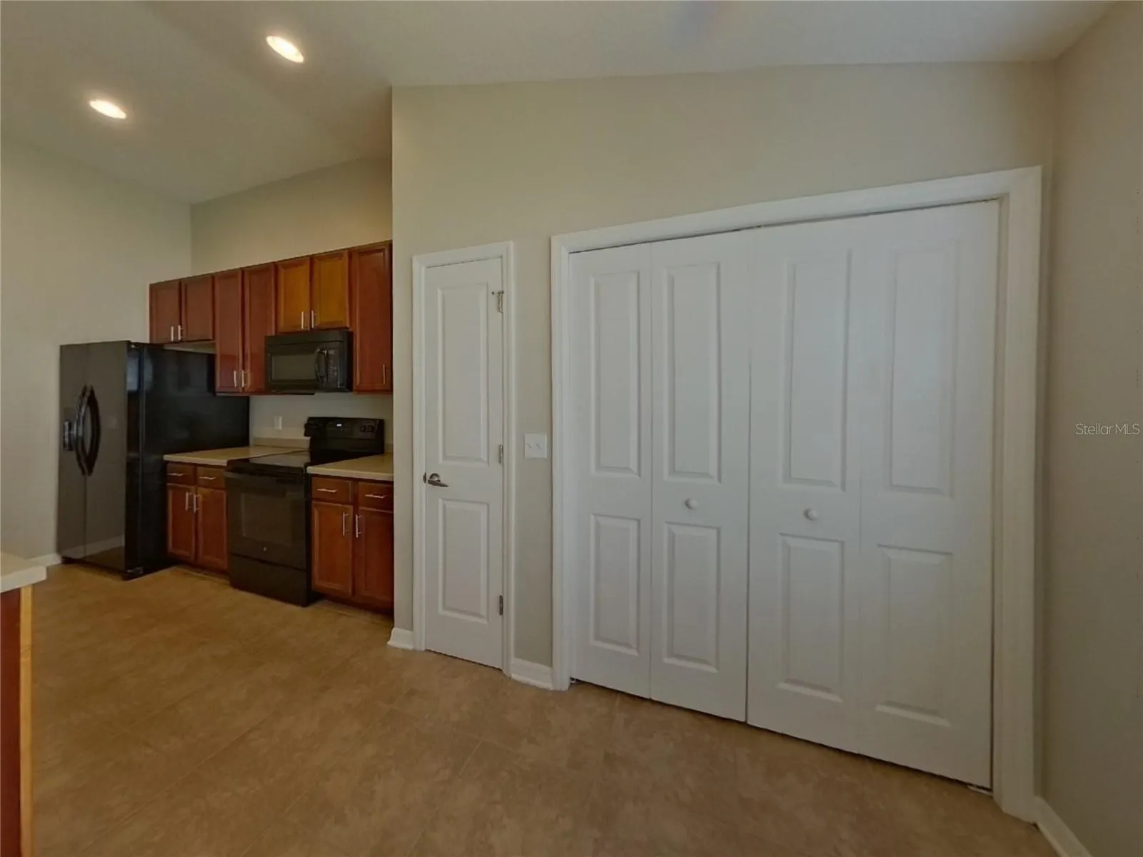 2420 DEER CREEK BLVD