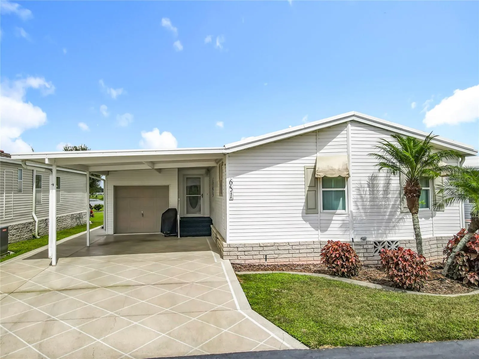 651 VILLAGE BLVD