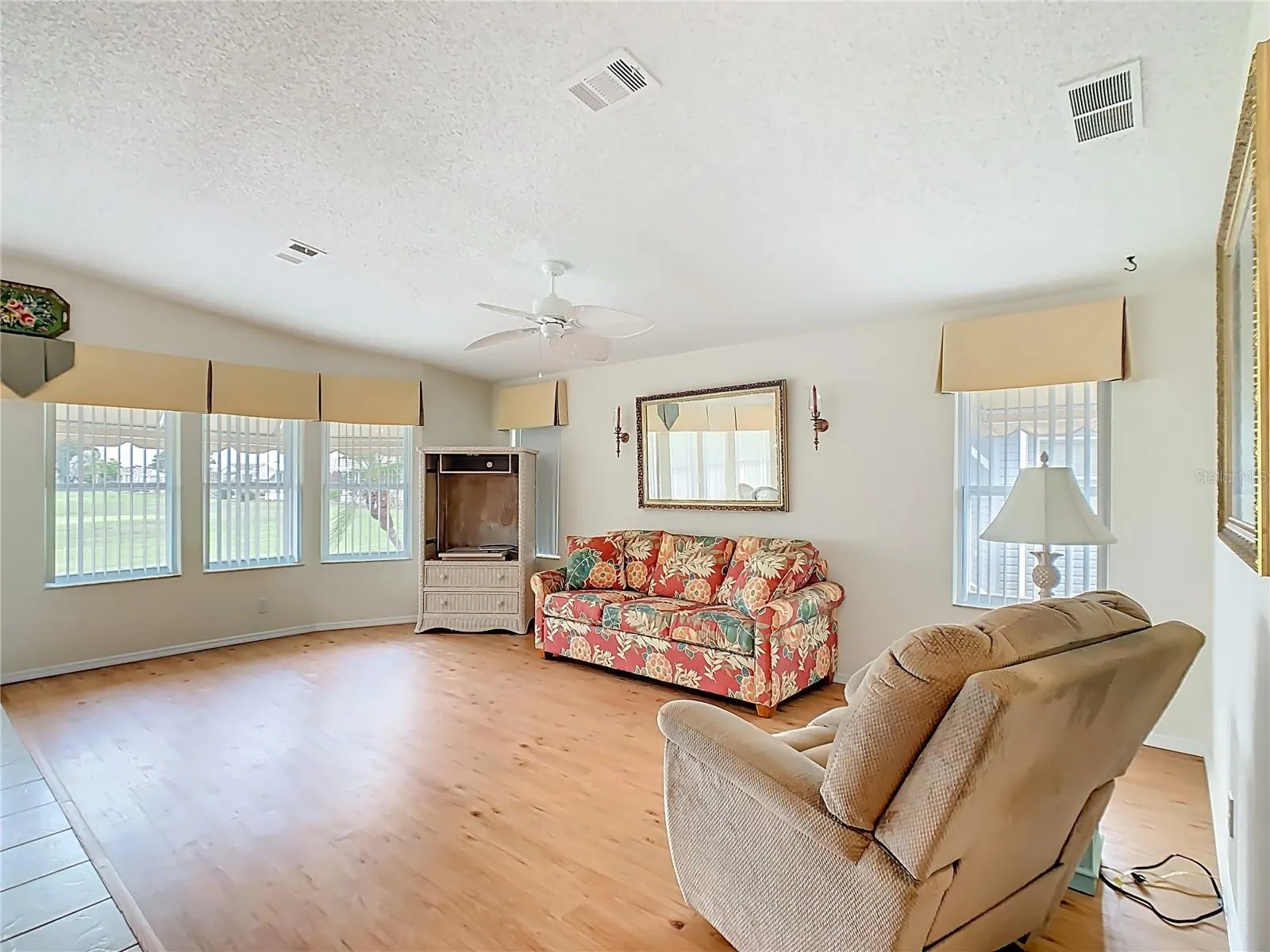 651 VILLAGE BLVD