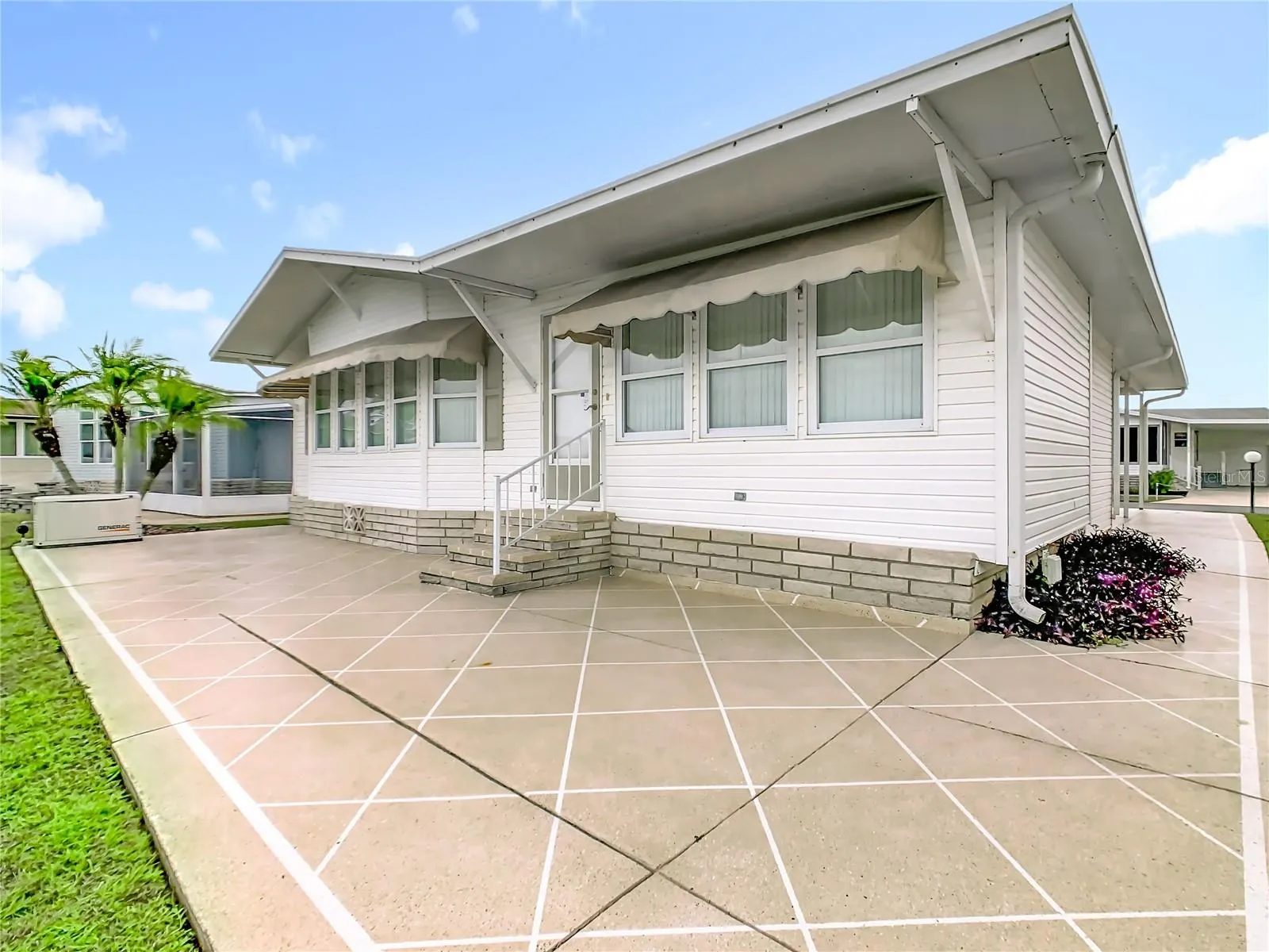651 VILLAGE BLVD
