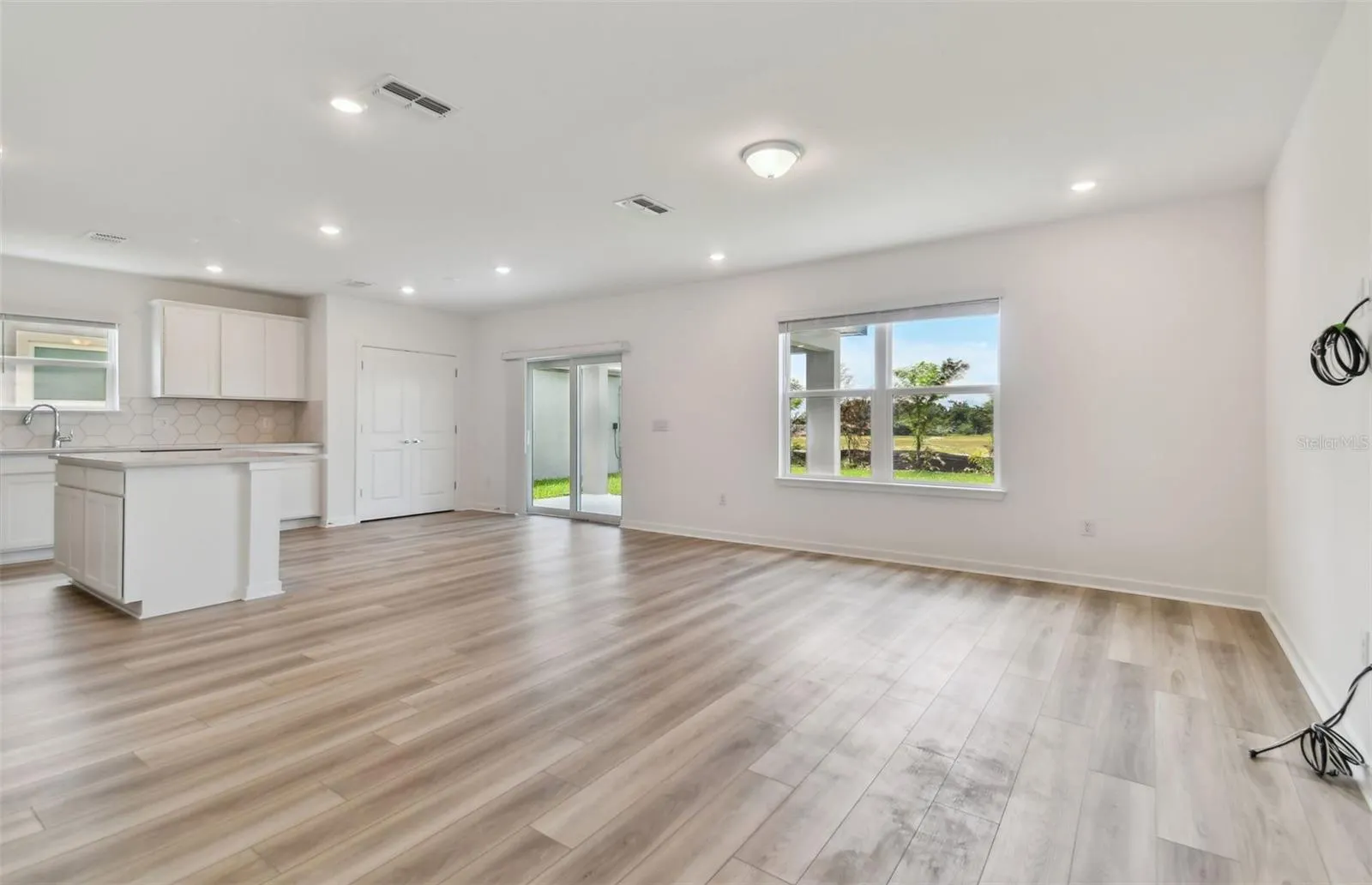 3759 HORNBEAM RD