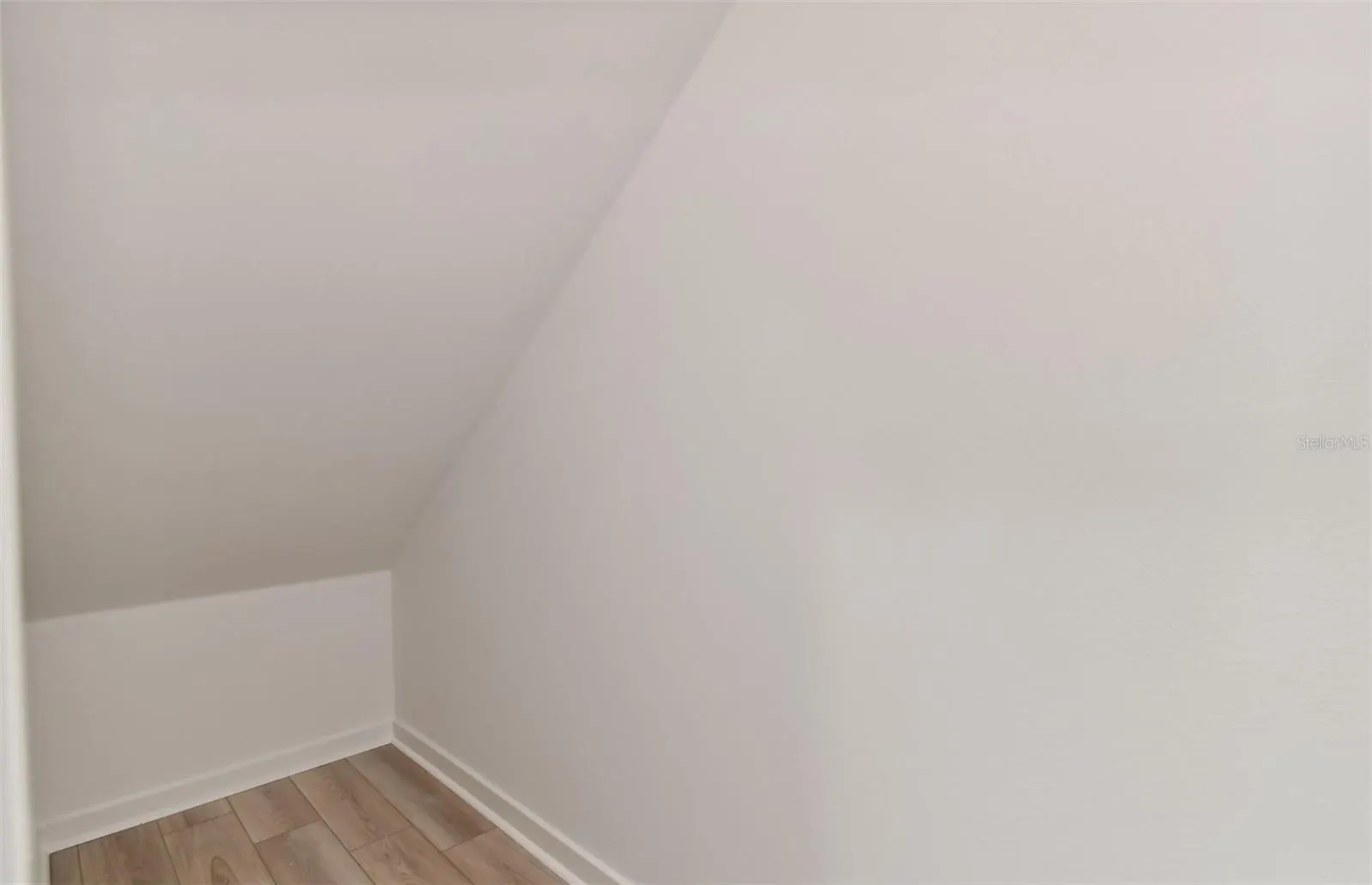 3759 HORNBEAM RD