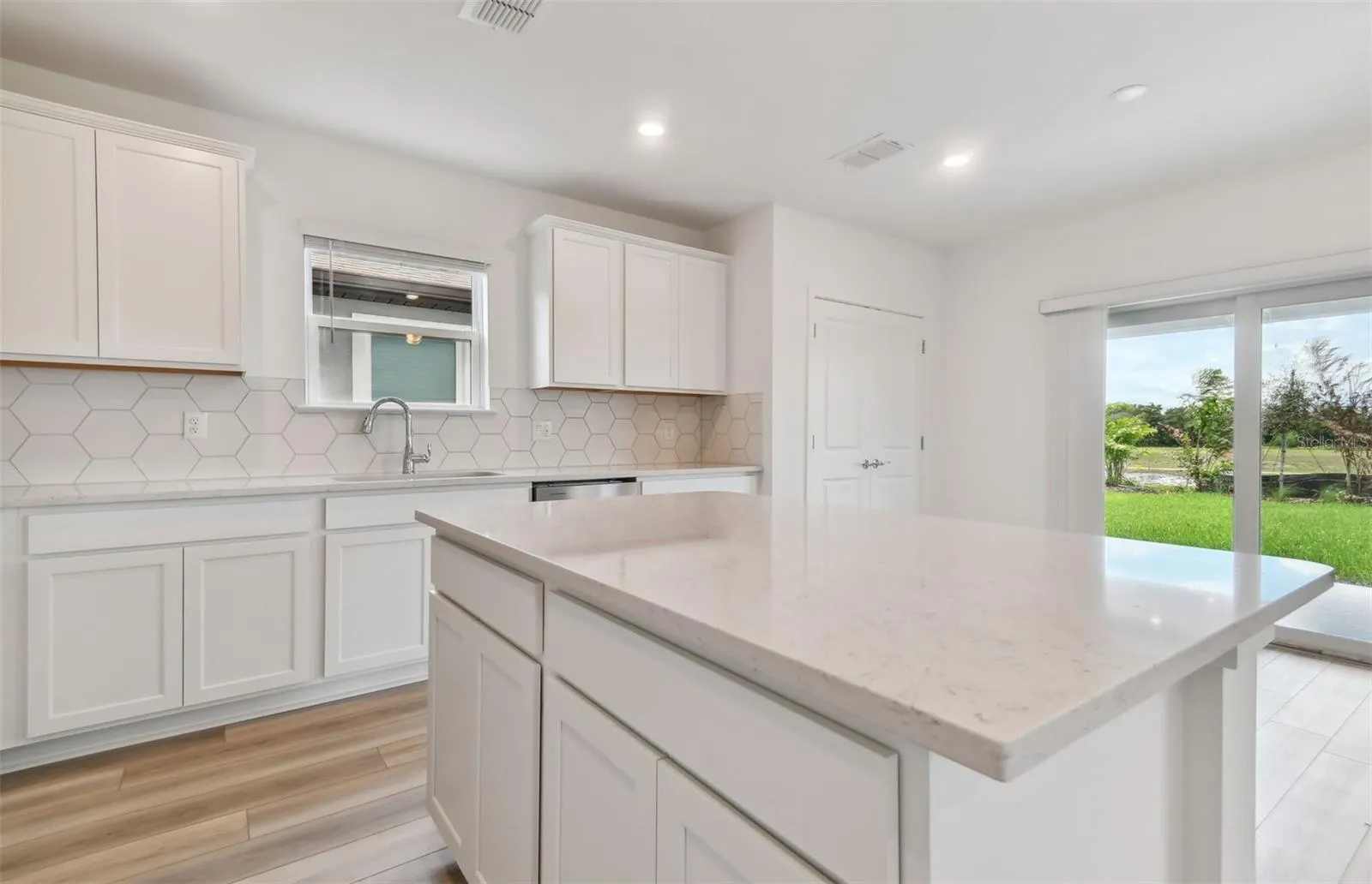 3759 HORNBEAM RD