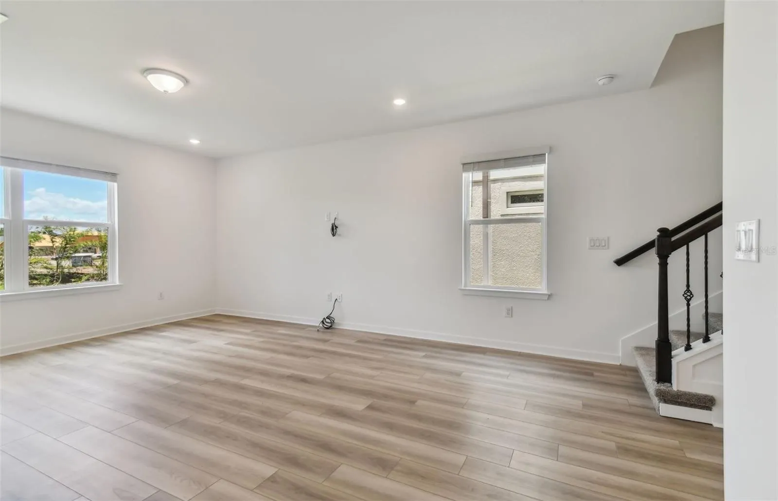 3759 HORNBEAM RD