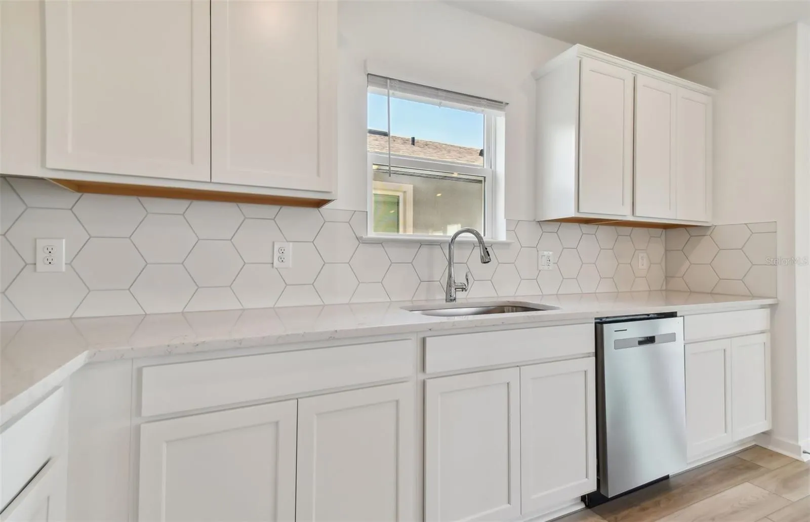 3759 HORNBEAM RD